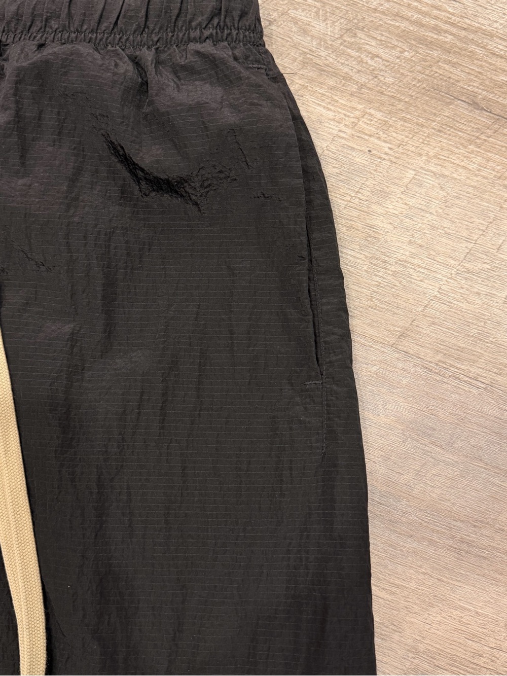 Fear of God Essentials Ripstop Running Shorts Sz L Black Athleisure Streetwear - Picture 6 of 10